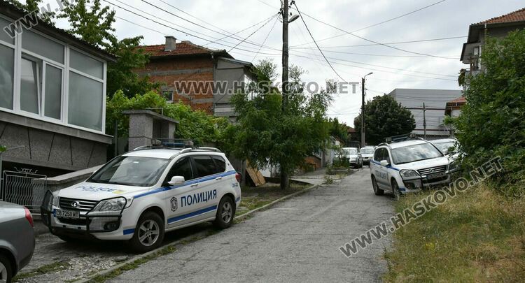 Полицейска акция със следово куче и арест в Хасково