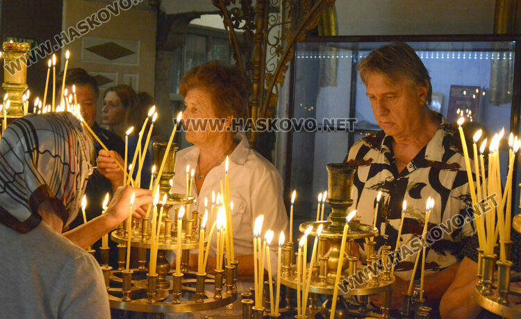 Литургия в „Света Богородица“ на храмовия празник