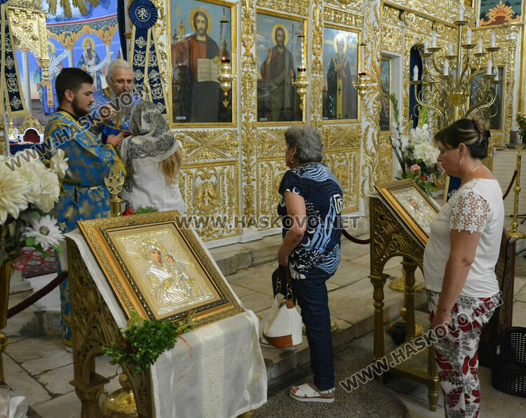 Литургия в „Света Богородица“ на храмовия празник