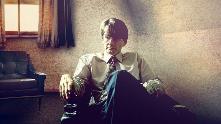 Серийни убийци: Epic DRAMA представя Дейвид Тенънт като Дес