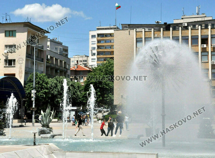 Облаци и слънце в сряда