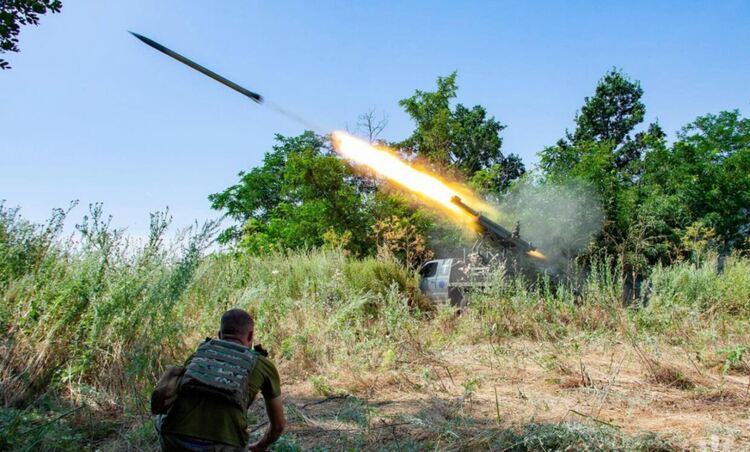 Пътят към мир е да се подкрепи Украйна с военни средства - западни медии