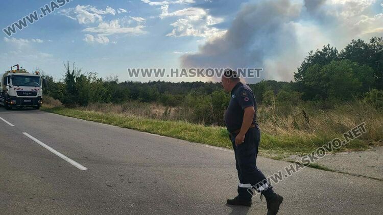 Пожар изпепели къща, дворове и постройки