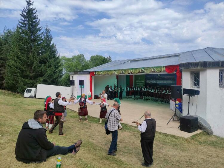 Тридневни веселби край Доспат за празника и Събора на чешмарите