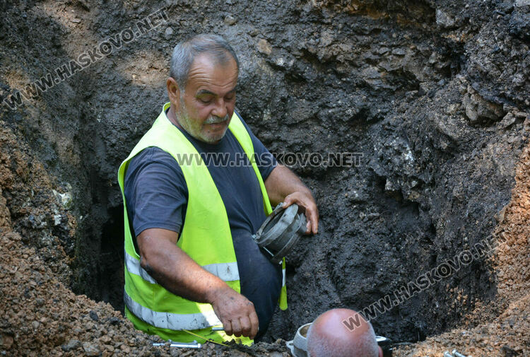 Част от „Хисаря“ без вода заради авария