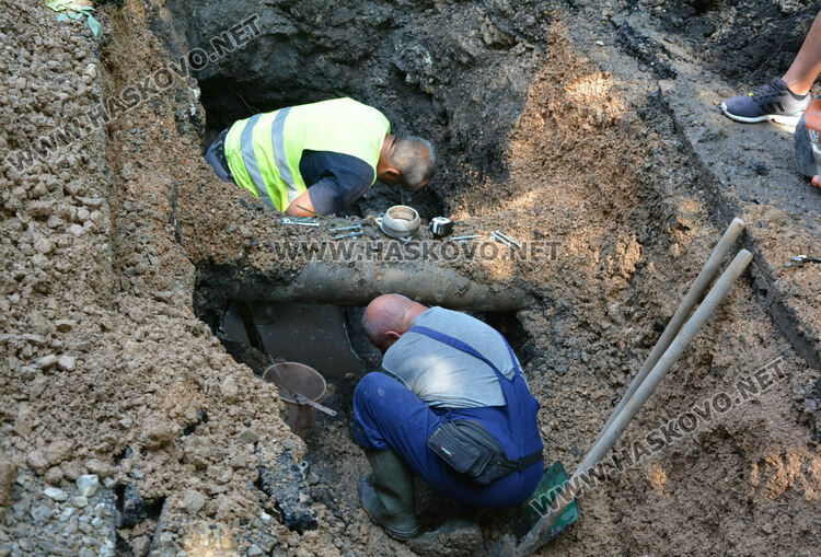 Част от „Хисаря“ без вода заради авария