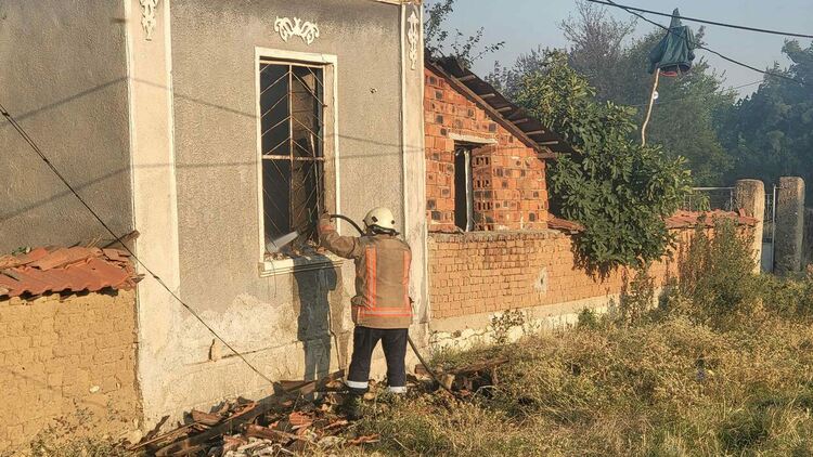 Нов пожар засегна необитаема къща в Славяново