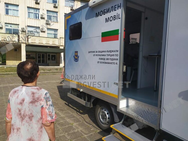 По 40 души минават на ден за безплатни прегледи в мобилния медицински пункт в Кърджали