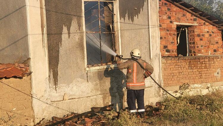 Нов пожар засегна необитаема къща в Славяново