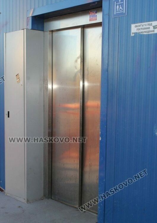 Спипаха 13-годишен, повредил сигнализираща уредба в асансьора на пасарелка в Димитровград
