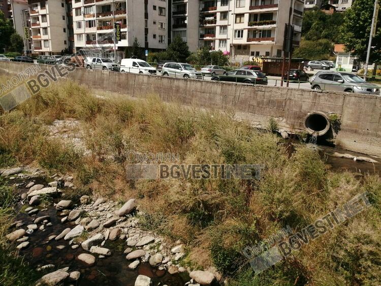 След своя проверка от "ВиК"-Смолян отричат да има изтичане от колектора. Каква е истината?