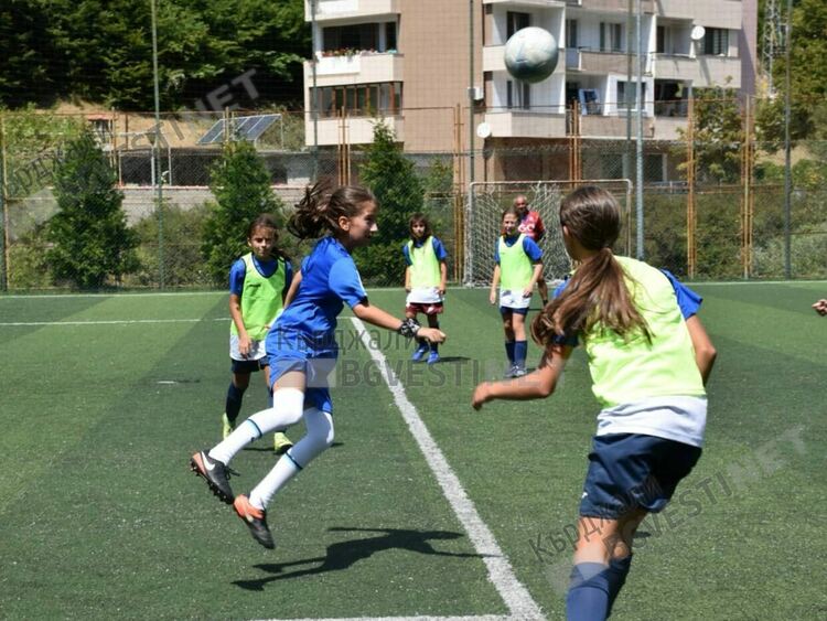 Принцесите на Футболна академия "Арда 1924" с първи трофей