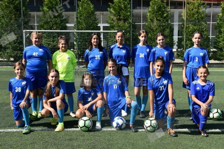 Принцесите на Футболна академия "Арда 1924" с първи трофей