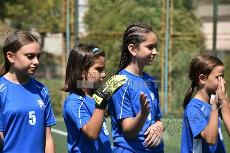 Принцесите на Футболна академия "Арда 1924" с първи трофей