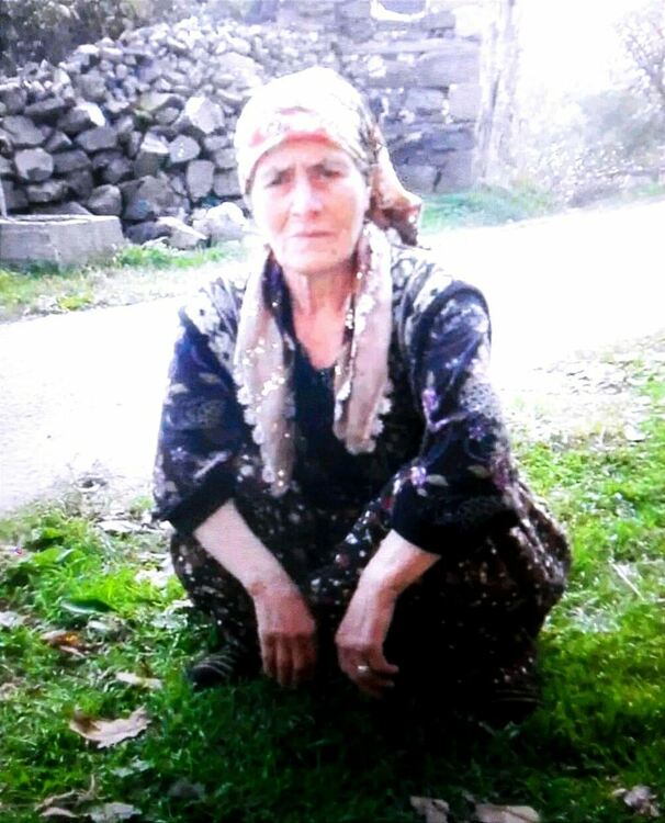 Издирват 80-годишна жена,забелязана е в близост до пътя за Маказа