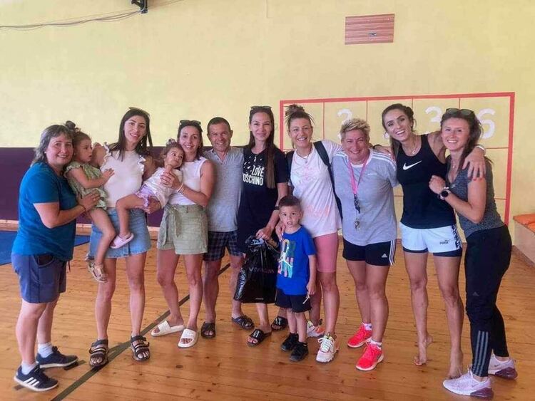 Бивши и настоящи хандбалисти играха в подкрепа на Божко