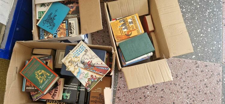 Над 500 книги си търсят дом с инициативата "Дари словото с дом!" в Смолян