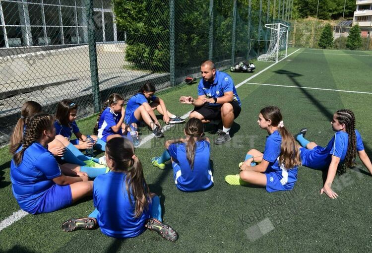 Принцесите на Футболна академия "Арда 1924" с първи трофей