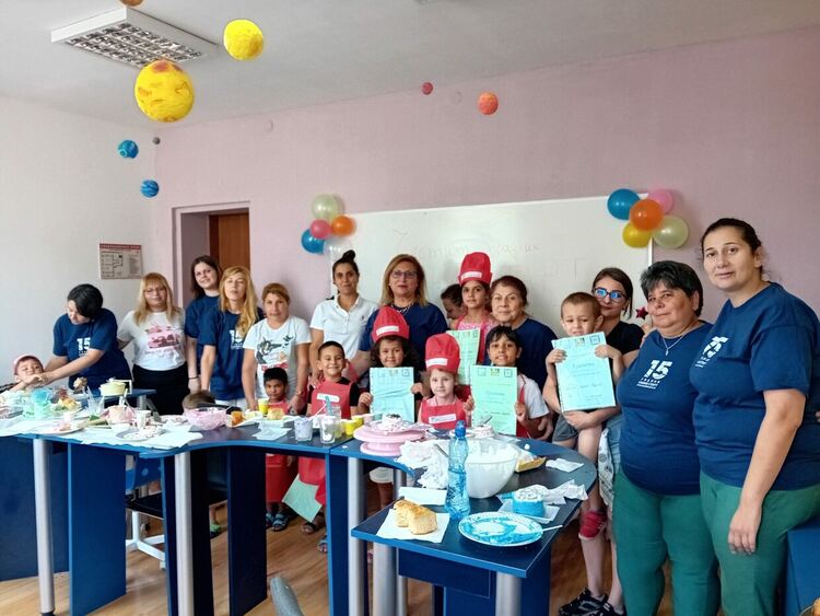 Деца, потребители от ЦОП, се учиха да правят торти