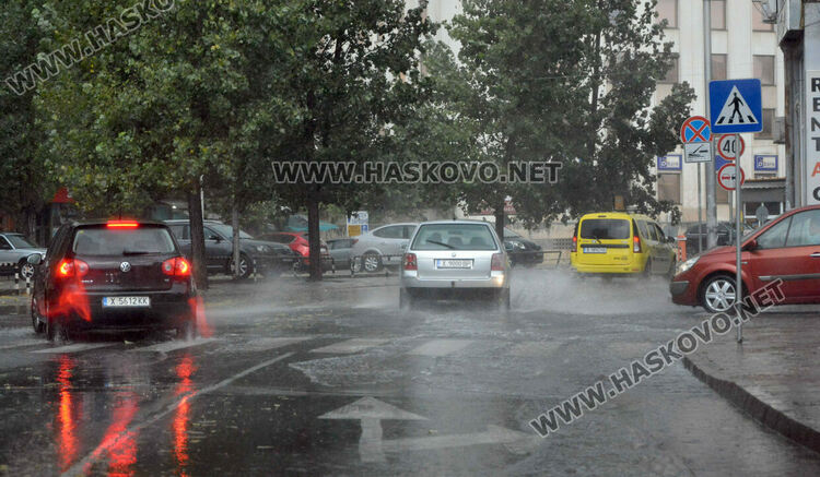 Порой, градушка и гръмотевици в Хасково
