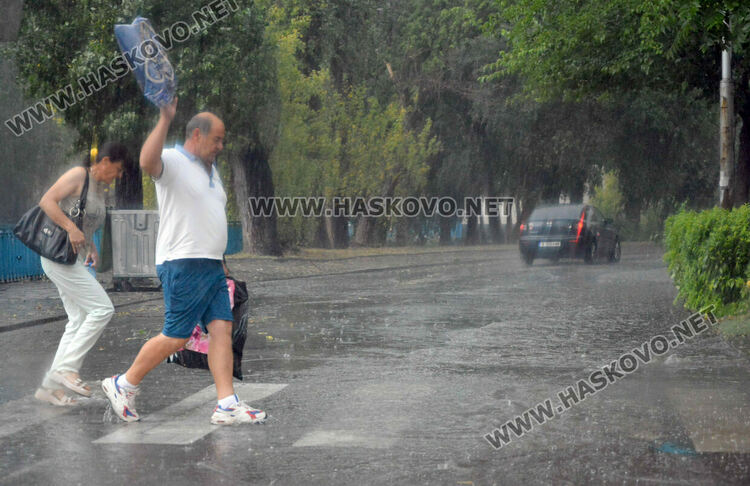 Порой, градушка и гръмотевици в Хасково