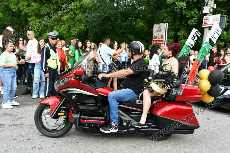 Последна възможност за абитуриентите да декларират и платят здравната си вноска за юли