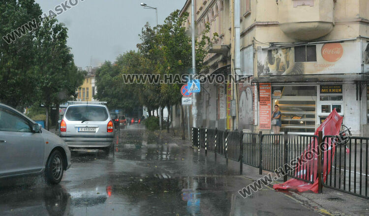 Порой, градушка и гръмотевици в Хасково
