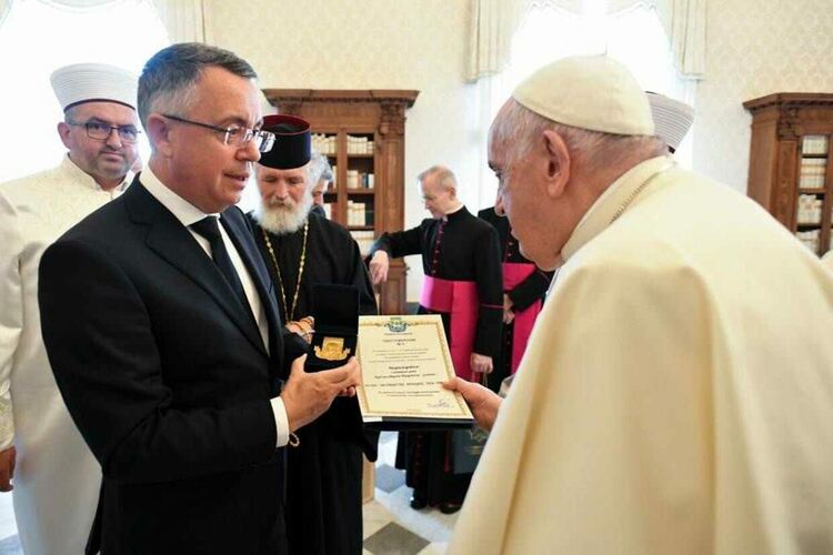 Безценна лична подкрепа от Папа Франциск за модела на етническа толерантност и разбирателство в Община Кърджали!