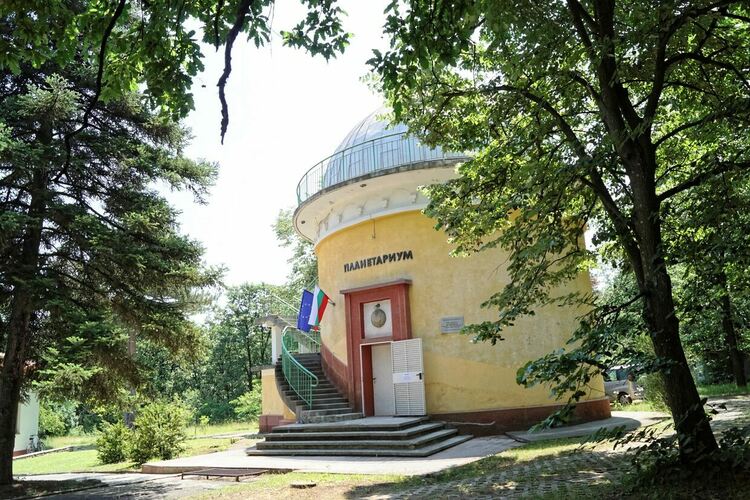 Организират допълнителни презентации в планетариума, поради огромния зрителски интерес