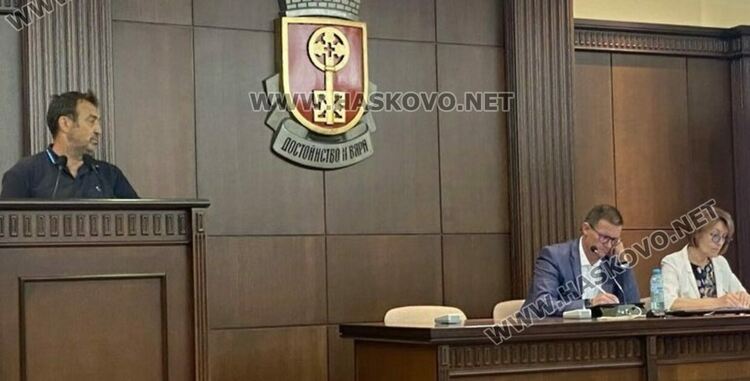 Предложиха отлагане на спорната площадка зад новия басейн за сметка на инвестиции в инфраструктурата