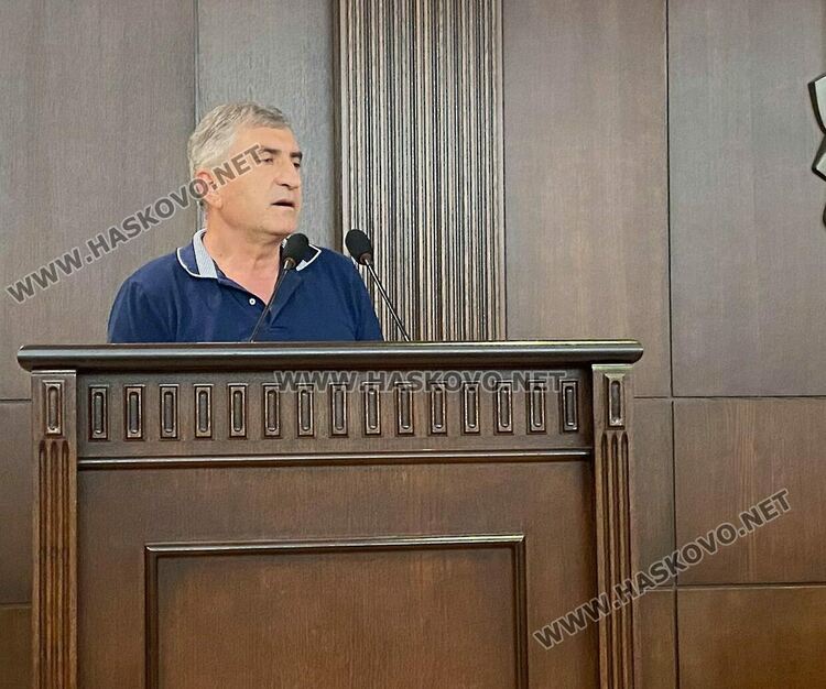 Предложиха отлагане на спорната площадка зад новия басейн за сметка на инвестиции в инфраструктурата