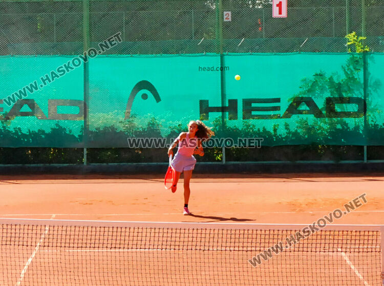 64 тенисисти стартираха в основната схема на Купа Хасково