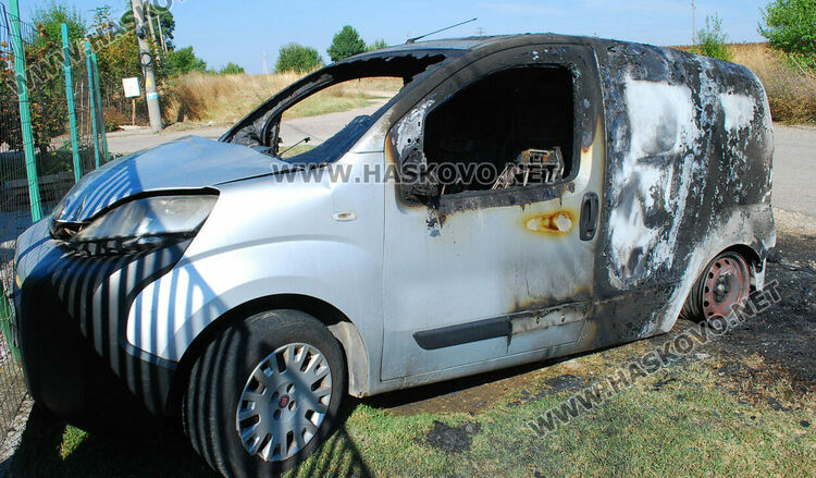 Хасковлия: Две коли ми изгоряха при пожари за три седмици 