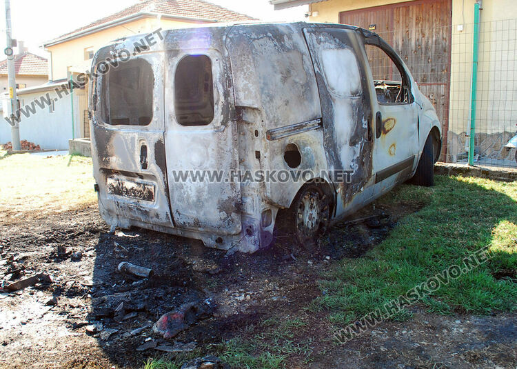 Хасковлия: Две коли ми изгоряха при пожари за три седмици 