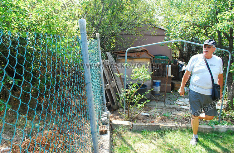 От нито една страна Рефайдин няма достъп до къщата си 