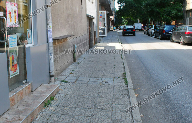 тротоарът на улица "Велико Търново"