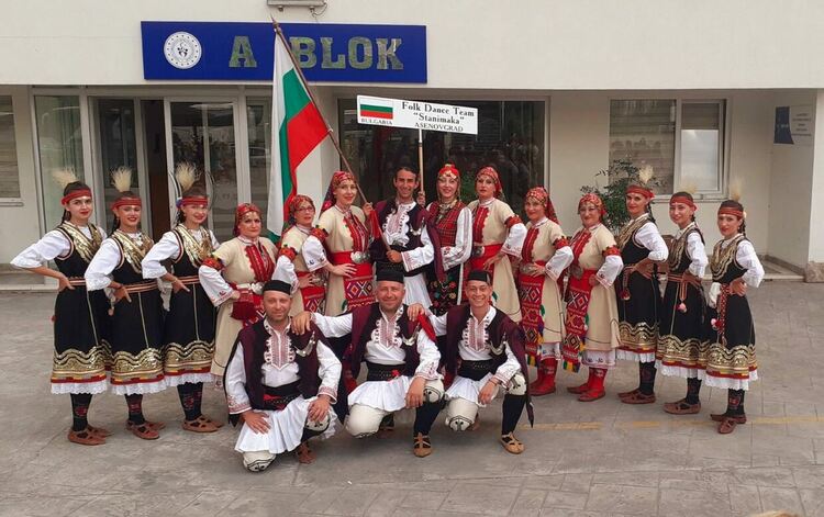 Фолклорен ансамбъл "Станимака" заплени публиката в турския град Трабзон