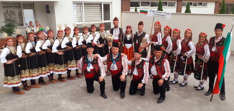 Фолклорен ансамбъл "Станимака" заплени публиката в турския град Трабзон