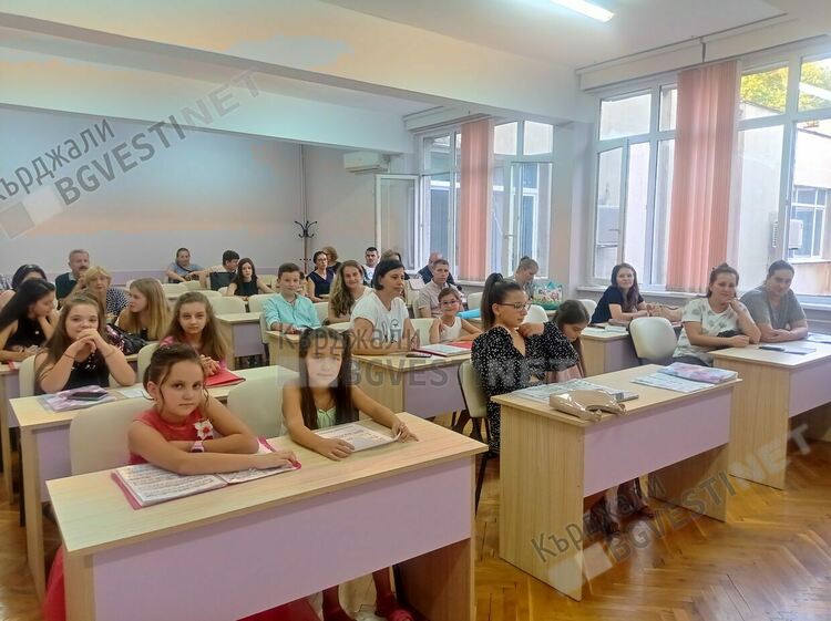 Летен концерт на школата по пиано към „HAPPY DINO“ в Кърджали