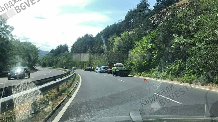 Катастрофа при сп.Джебел затрудни трафика към Маказа