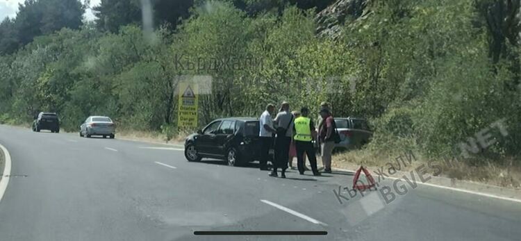 Катастрофа при сп.Джебел затрудни трафика към Маказа