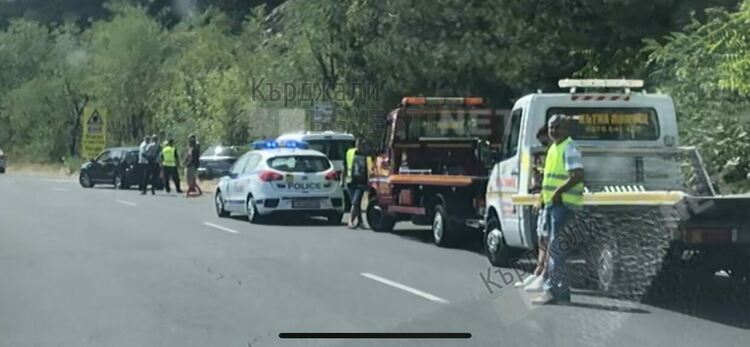 Катастрофа при сп.Джебел затрудни трафика към Маказа