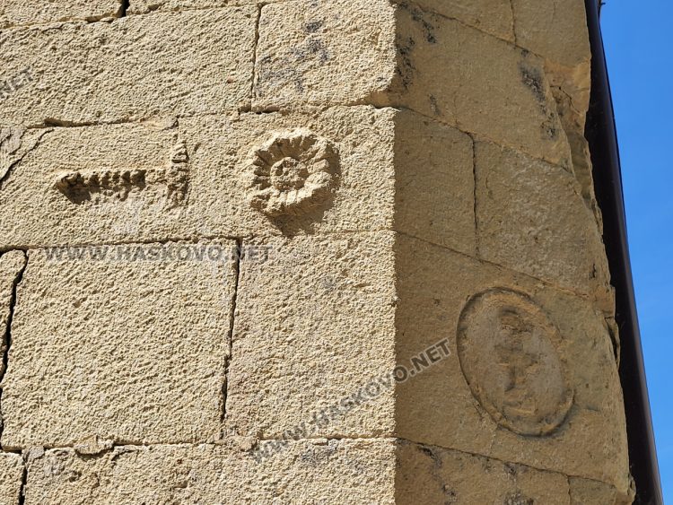 Масонските и християнски символи в църквата „Св. Богородица“