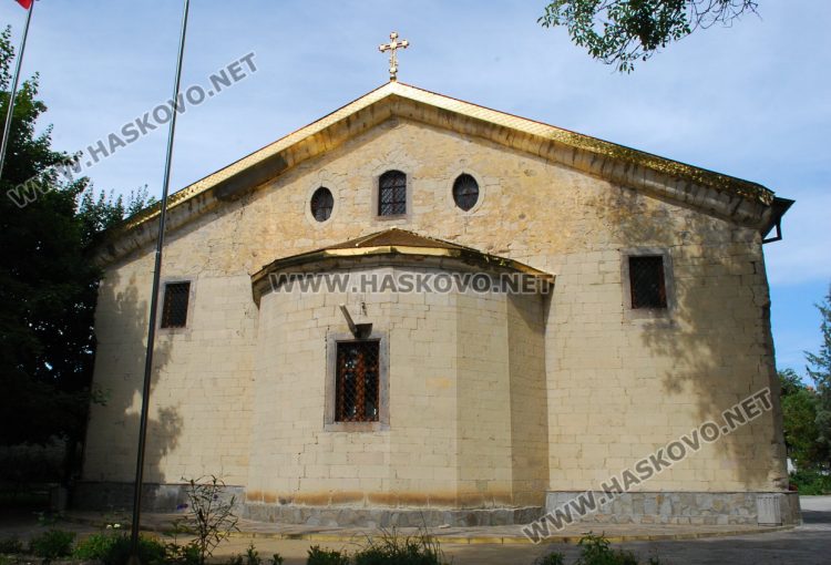 Масонските и християнски символи в църквата „Св. Богородица“