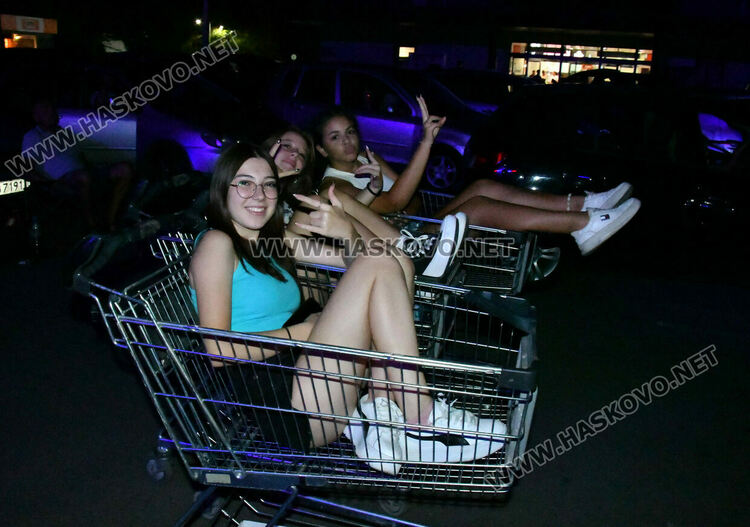 Автокиното в Хасково стартира с прожекция на "Чалга" 