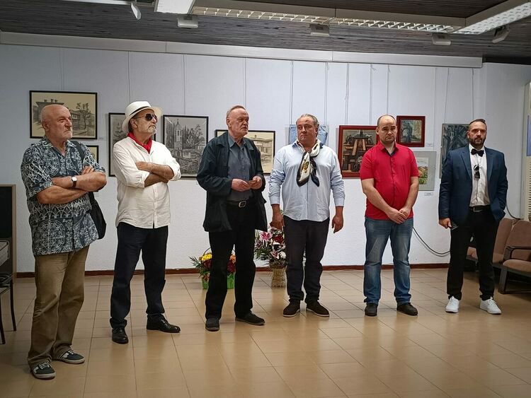 Уредниците от Художествената галерия откриха обща изложба