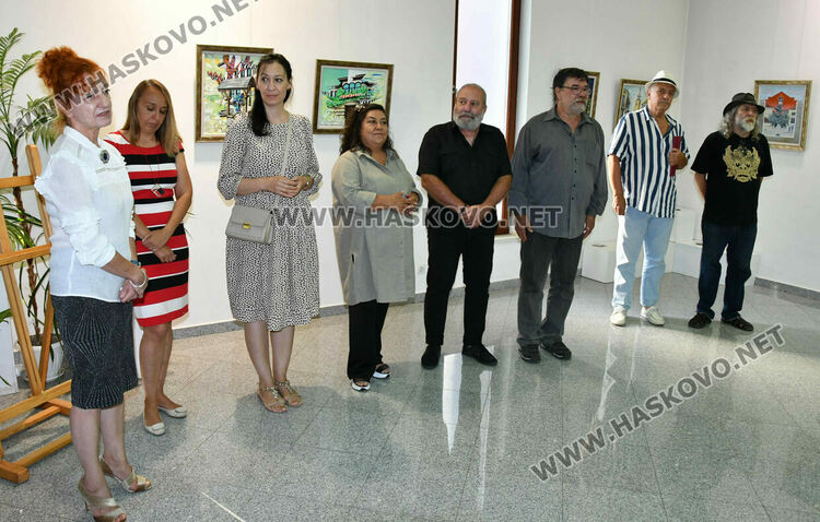 В Хасково представиха изложба „Цветовете на града“
