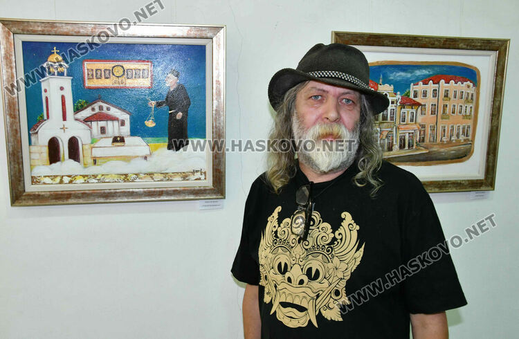 В Хасково представиха изложба „Цветовете на града“