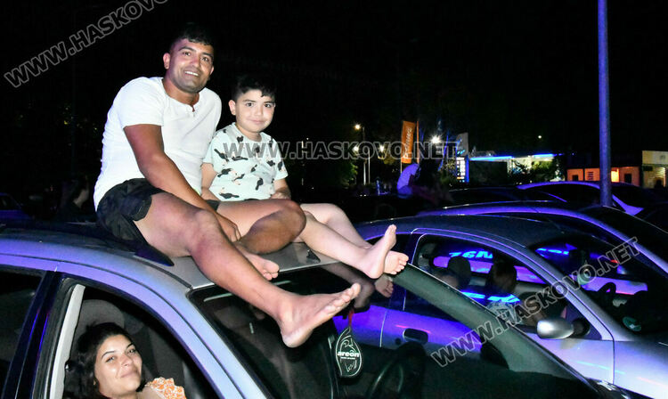 Автокиното в Хасково стартира с прожекция на "Чалга" 