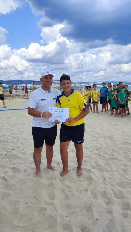 Младите хандбални надежди на “Асти” с бронзови медали от плажния шампионат